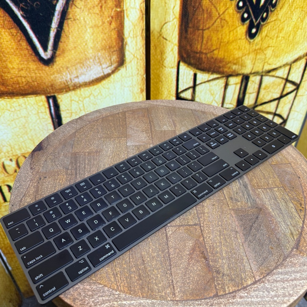 Apple Magic Keyboard A1843 Unisex OS Space Gray Excellent Wireless Bluetooth